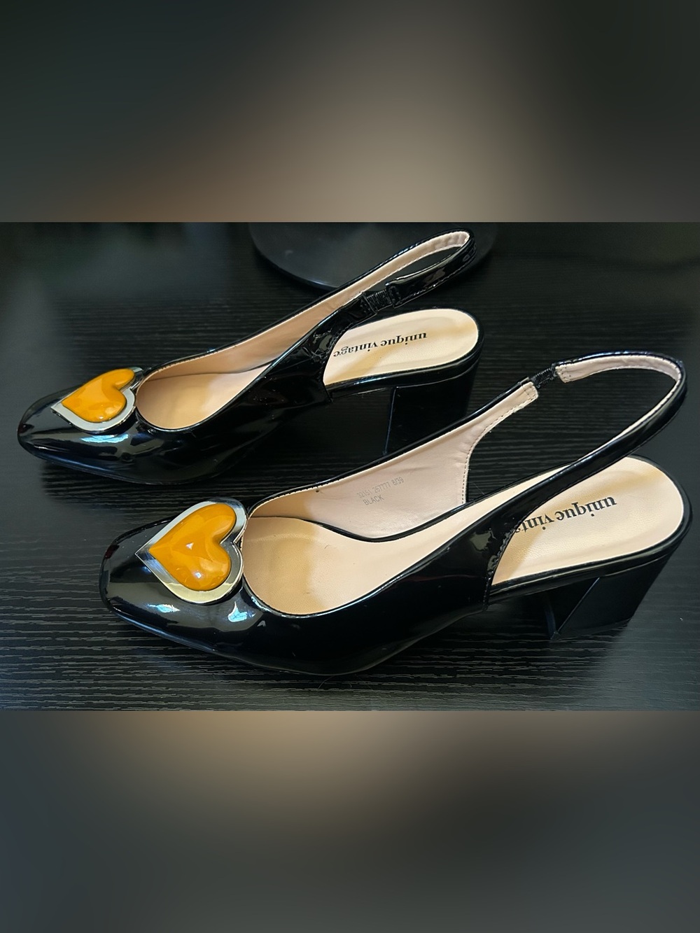 Unique Vintage Heart Leatherette Slingback Heels in Black & orange